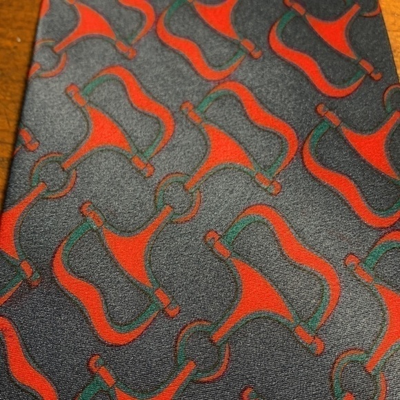 Silk Plaza navy with red and green horse-bits as the pattern silk necktie - Picture 3 of 7